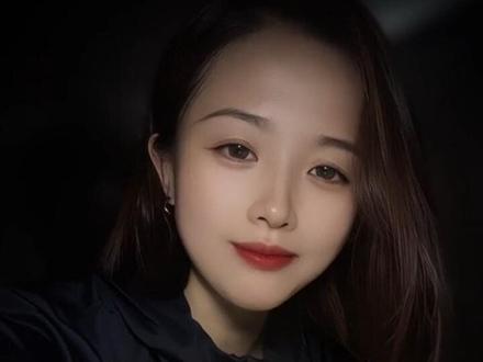 所以你会用哪句古诗词来怀念当初的自己呢?我先来 春风若有怜花意 可否许我再少年