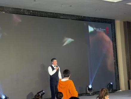 大武子唱歌就不丑呢#公司年会