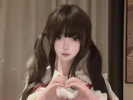 指尖爱心转场(这么难的不准再艾特我了) 这期是@雨溅小巷老婆的定制 yc@瞳九#指尖爱心转场 #转场 #Lolita #花瓣特效