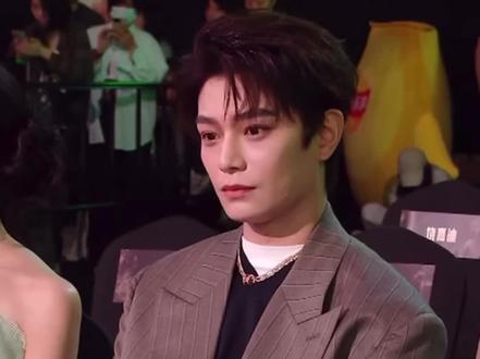 #丁禹兮 #丁禹兮星光大赏 #花开锦绣 #丁禹兮赵凌
小丁与邓恩熙互动