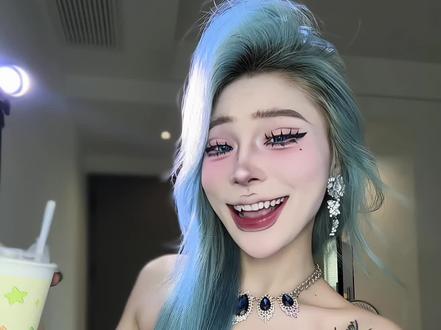 来杯好茶摇一摇~#薯条妹妹 #抽象表演