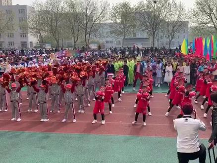 大连开发区红梅小学一年一班少儿搏击操完整版