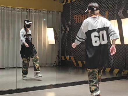 快给我个闺蜜!#花式改编fantasticbaby #fantasticbaby闺蜜之歌 #抖音潮流舞蹈地图 #bigbang #零基础学舞 @抖音小助手 @DOU+小助手