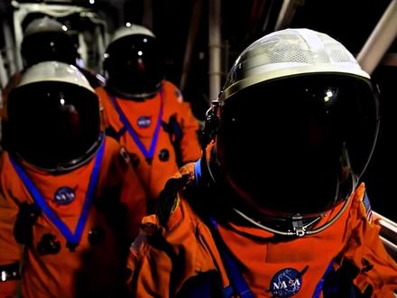 54年首次!4人准备飞往月球,不登月,只绕月球飞行! #阿尔忒弥斯2号 #人类重返月球 #NASA #太空探索 #月球