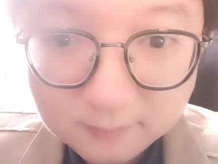 #云上大课堂 #HelloTalk 一个可以找在外国小伙伴进行聊天锻炼口语的平台@DOU+小助手 #英语口语