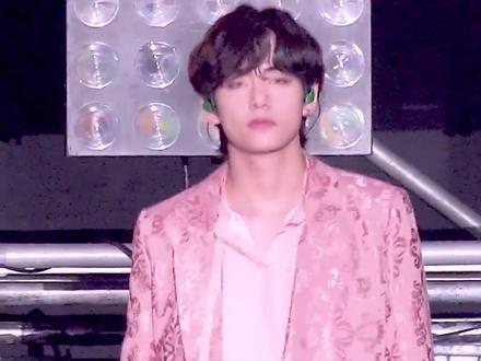 驾驭住粉色的精致人偶 #金泰亨 #thv #boywithluv #直拍