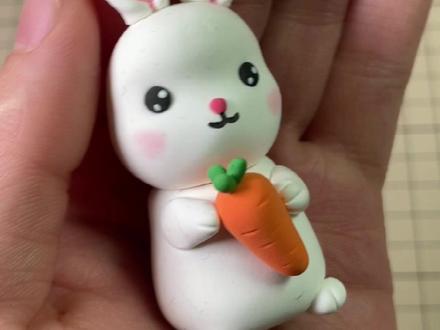 粘土小兔教程,超轻粘土可爱胡萝卜小兔子手工教程来啦,粘土作品#超轻粘土手工 #超轻粘土 #粘土教程 #超轻粘土教程 @DOU+小助手