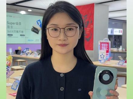 一天一个华为手机小技巧·第108期——关闭后台应用 过年回家,一定要帮爸妈的华为手机打开这个功能,手机续航还能再延长半天!
打开【设置】,找到【应用和服务】,点击【应用启动管理】,再关闭【全部自动管理】就完成了。关闭这个功能,就能防止软件在后台悄悄运行,不仅耗电还占内存。
年底想买新手机的小伙伴,点击左下角卡片,预约锁定年货节优惠!
#过年 #华为 #小技巧 #国补 #苏宁易购