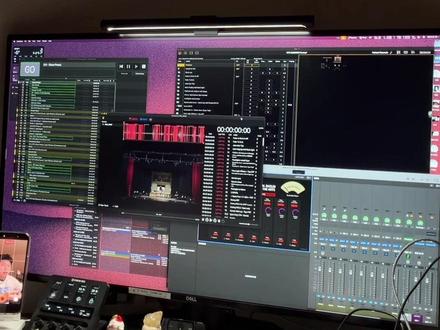 当灯光音响cue 全由 Qlab 触发….
这是实现方式的一些简介,感兴趣的话请告知具体方向
我可以展开聊聊,也欢迎交流探讨(o^-')o✎
#qlab #音乐剧 #音响师 #灯光师 #戏剧留学
