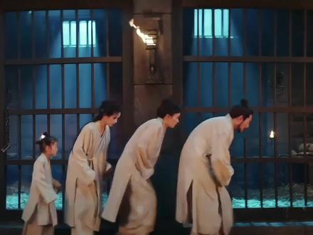 全网都在传,有两部古装短剧把观众笑进了精神病院,#搞笑 #抖音追剧推荐 #好看又上头 #原来不打的成龙才是绝杀 #电影过家家上映