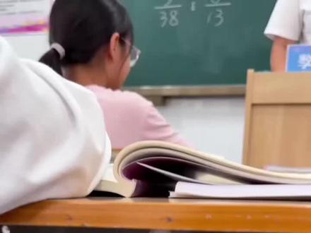 月光萌可又跟着乐美来上课啦#奇妙萌可 #奇妙萌可动画 #爱心萌可 #这也太萌了 #上课点名