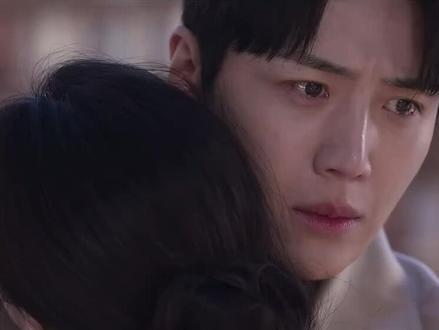 “爱我吧,阿尔弗雷多,像我爱你一样爱我”#金宣虎 #爱情怎么翻译 #高允真#韩剧安利