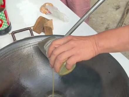 大伯伯炒的爆米花#农村生活 #记录真实生活 #上热门 #记录我的农村生活