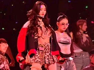 #虞书欣 新舞台首发!直拍来咯~#演唱会 #虞书欣北京演唱会