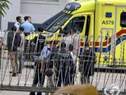 头部有枪伤 身旁有一把佩枪,23岁女港警在警署内身亡 怀疑系开枪自杀,于现场被证实死亡,将安排验尸。#香港 #女港警 #死亡 #枪伤