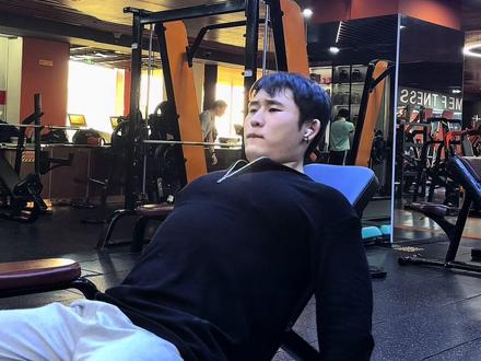 我来花钱兄弟们进步,结尾有完整训练计划,需要的兄弟自取#备赛 #cbba全国健身锦标赛 #刘孟易 #00后 #北海1万元奖金减脂挑战赛 @北海立克逆袭健身(新新力店)