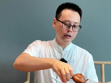 #潮州手拉壶 #梨壶 #潮州鸡蛋黄手拉壶 薄胎茶壶,梨形壶,泡单枞茶很适合。