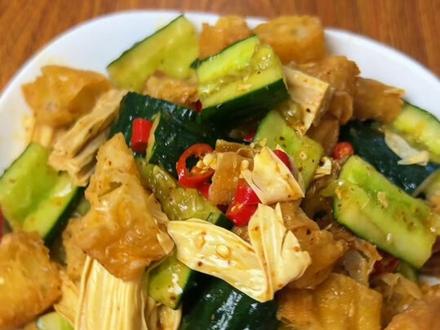 夏天少不了的下酒菜#黄瓜拌油条 #黄瓜拌腐竹 !酸爽开胃,快去做超级好吃#下酒菜 #凉拌菜