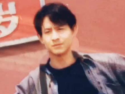 愿走出半生,归来仍是少年~~#郭晓峰 #伪装者 #锦衣之下