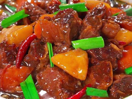 黄焖牛肉 在家炖牛肉的时候,千万不要直接下锅炒,不仅不好吃,还浪费了食材,以后你会按照我的方法做,酱香浓郁,越吃越想吃#黄焖牛肉