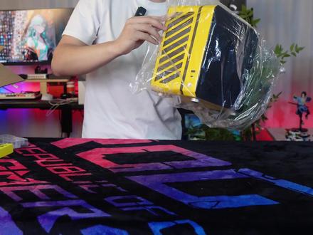 好久没有装移动C4了,不得不说,纯白色,和黄色还真挺好看的,并且ITX主机确实比海景房装起来简单很多#diy电脑 #电脑主机配置推荐 #装机