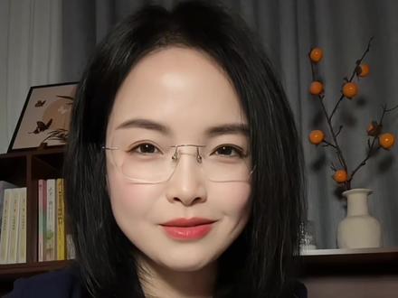 细读评论笑弯腰,一位更比一位高。
春风本无风流意,只怪诗仙会做戏。
正月女人二月猫,三月桃花满天飘。
春风拂过杨柳岸,吹得枝头花枝摇。
吹醒青山穿绿袍,吹得文人把墨抛。
都写人间春色好,一诗更比一诗娇。
#古诗词 #诗词 #诗词鉴赏 #春风 #人生感悟 @DOU+小助手