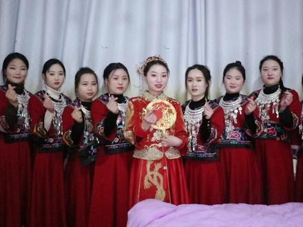 贵州省盘石苗族婚礼,两家距离25公里,26台豪车接新娘,恋爱四年,结婚了。#婚礼现场 #婚礼跟拍 #农村婚礼 #我结婚了钟嘉欣