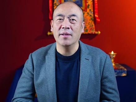 有意思的藏语 在藏语里,“曼”这个字特别有意思,比如曼巴就是藏医。#藏医 #藏药 #藏文化 #青海 #藏地