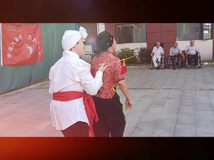 #重阳节 #养老院 安康老年公寓两名工作人员扮演的,惟妙惟肖啊