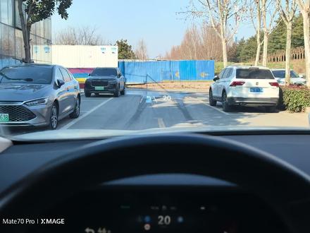 试试问界M5的ADS4.1 无地标无画线无道路名算是半个停车场的道路,人车混合通行,试试NCA能否通过#与问界赴团圆 #问界ota升级 #智享车生活