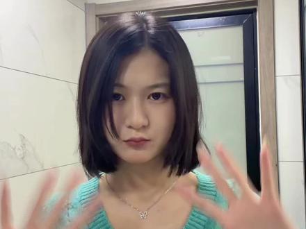 短发尴尬期怎么打理(直发梳版)#方圆脸女生适合的发型 #创作者中心 #短发女生 #卷发教程