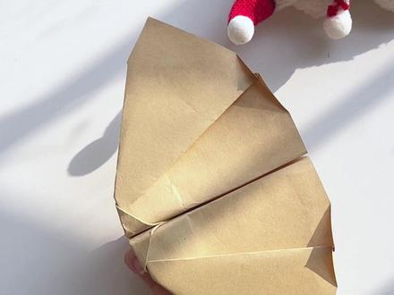 蝙蝠纸飞机 #折纸 30秒教你折出可以煽动翅膀的蝙蝠🦇纸飞机,巨牛!#手工#纸飞机 #纸飞机的520种折法