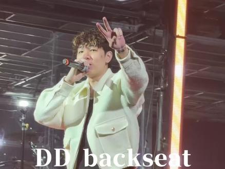 DDbackseat现场TopBarry首唱.
#ddbackseat #topbarry #说唱 #音乐现场 #LOOPYLE
