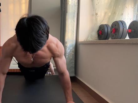 居家没有任何器械也可以练出好身材。#健身 #居家锻炼 #运动