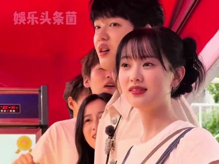 想问周柯宇,4倍辣火鸡面辣和长沙的辣哪个更辣#周柯宇 #炽夏 #火鸡面 #长沙 #路透