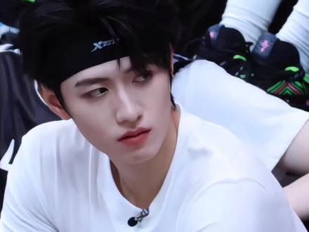 时代峰峻不官宣的运动会我们小四四宣了
#TF家族运动会 #时代峰峻 #tf家族四代