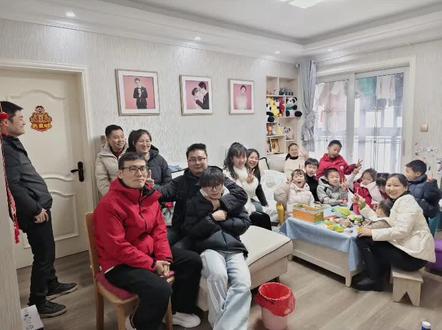 我想兄弟姐妹这一页,应是血脉羁绊,手足情深亦或是休戚与共,守护相助!我细数 我珍重#这就是过年团圆的意义吧#兄弟姐妹这一页应是血脉羁绊