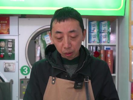 白色鞋边上的划痕,用刷子怎么刷都刷不干净!教你一招,几分钟就能恢复干净#污渍轻松去除 #洗鞋
