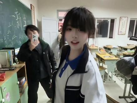 你怎么有三个摄像头 #校园日常 #iPhone #失眠熊