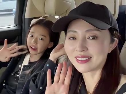 终于知道董璇为何说小酒窝走舞蹈艺考的可能性不大了。 #董璇女儿