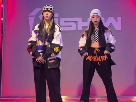 #swag #李娇编舞 #荣荣编舞 #insomnia 收到好多翻跳,那么我再发一次xing吗~Qq飞车一起漂移@抖音小助手