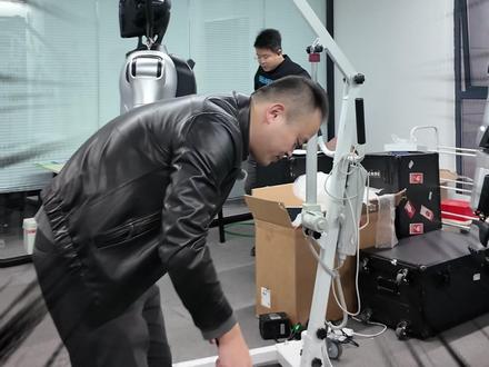 人形机器人就是大型遥控玩具?没有实际用途?#机器人 #人形机器人 #飞阔科技