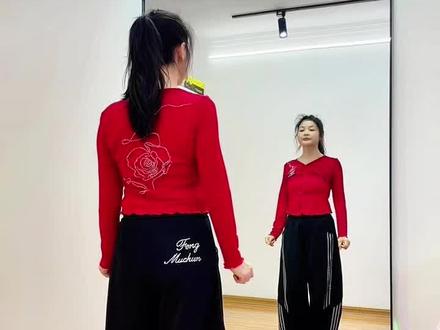 0.9倍速《想你》 #完整版 想你#慢动作 #广场舞 #零基础学舞蹈 #抖音玩法合伙人计划