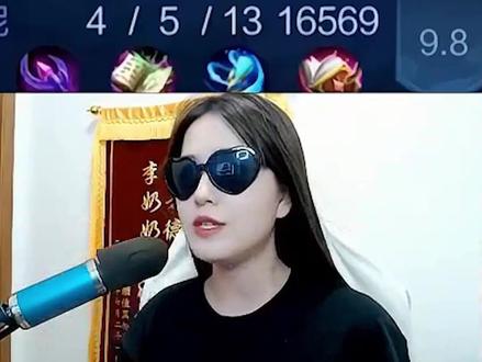 兄弟们再说一次,一个爹妈生的!@德芙呀.