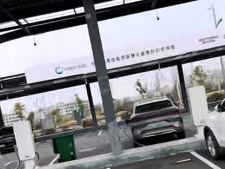 比亚迪,哨兵模式行车记录仪专用内存卡! 在使用比亚迪的哨兵模式和行车记录仪的时候,注意要换一个存储空间大一点的内存卡,不然可能会无法启动哨兵模式,记录仪视频录制久了会被覆盖删除!#内存卡#海狮06 #宋prodmi #哨兵模式#海豹06