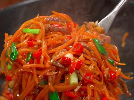 营养美味,做法简单的胡萝卜丝炒牛肉#一起学做菜 #湘菜 #家常菜