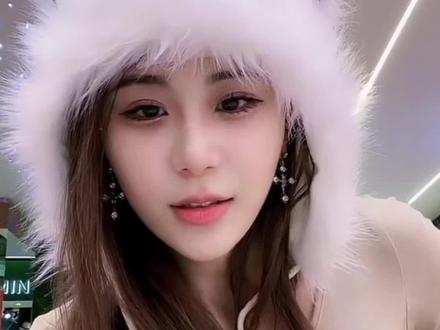 活捉钟婷,本人比她视频瘦很多。