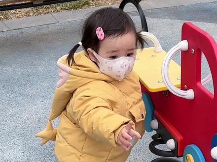 一岁五个月高能量宝宝一天作息安排
早晨9:00手指馒头 小笼包 南瓜糊糊
中午12:00 清蒸鳕鱼
下午18:00 番茄肉酱螺旋意面
2顿实际奶量:200 200 奶加水的量哟
#人类幼崽成长记 #1岁5个月宝宝的一天#1岁宝宝作息安排#1岁月龄辅食吃什么#宝宝辅食