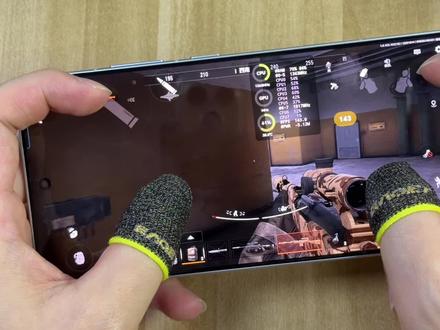 就这?荣耀winrt 玩暗区突围居然没匹配185hz#暗区突围#暗区突围12月冰雪盛典