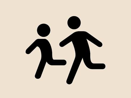 “看”用日语怎么说?超实用日语口语词汇 🌟1. 見る(みる)
这是最基础、最常用的表示 “看” 的单词啦,读音是 “mi ru”。它可以用于很多日常的情境中哦。比如 “テレビを見る(看电视)”“本を見る(看书)”,这里的 “見る” 就是单纯地用眼睛去看某个东西哦。而且它的用法非常灵活,无论是看具体的物体还是欣赏某个场景都可以用呢。🤩
✨2. 見える(みえる)
读音为 “mi e ru”,这个词表示 “看得见、能看到”,有一种视觉上的呈现结果的意味呢。例如 “山が見える(能看到山)”,强调的是有看到某个事物的这种状态哦。和 “見る” 相比,更侧重于描述是否能够被看见这一情况。🧐
💕3. 眺める(ながめる)
读音 “na ga me ru”,它有 “眺望、远眺、凝视”。通常是指带着某种情感或者目的去看远方或者某个比较大的场景呢。比如 “海を眺める(眺望大海)”,有一种欣赏风景、沉浸在眼前景色中的感觉呢。😌
💖4. 睨む(にらむ)
这个词读音是 “ni ra mu”,它的意思是 “瞪眼、注视(带有敌意或者审视的目光)”。和前面几个词不同,它的情感色彩比较强烈哦。比如 “敵を睨む(瞪着敌人)”,是一种很有气势的 “看” 呢。😎
怎么样,宝子们?这几个表示 “看” 的日语单词是不是很好记呀?大家可以在日常生活中多运用一下,这样就能更快地掌握啦!👏
#日语学习 #日语单词 #日语高考 #日语口语 #优学日语